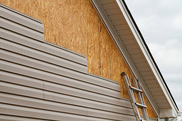 24/7 Emergency Vinyl Siding experts in Island Lake, IL